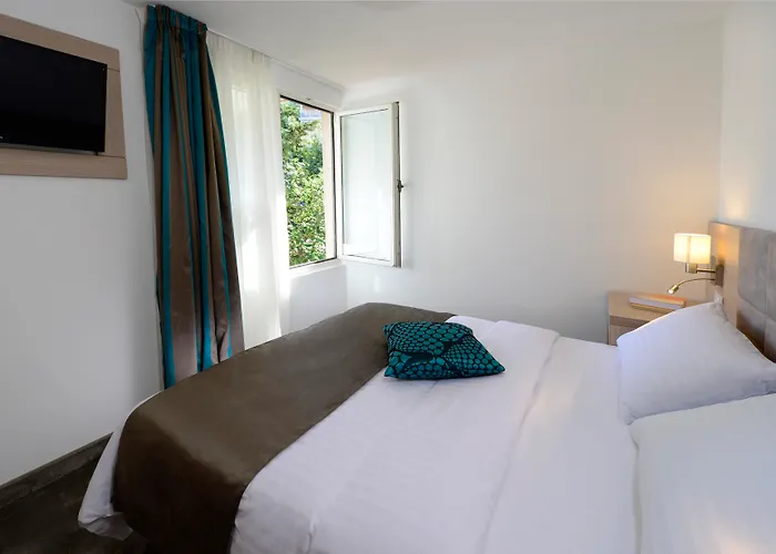 Grand Hotel Adriatic II
